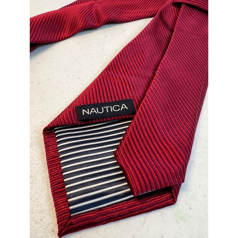 Nautica Mens Silk Necktie Burgundy Red Ribbed Diagonal Texture Classic Tie